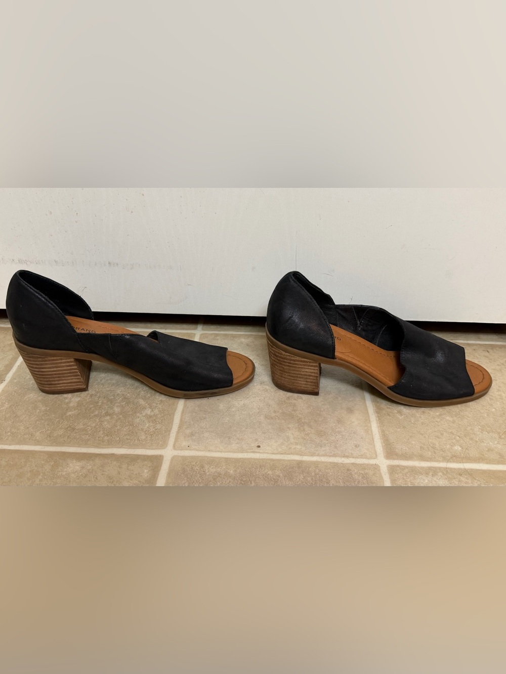 Lucky Brand Black Open-Toe Block Heel Sandals - Women